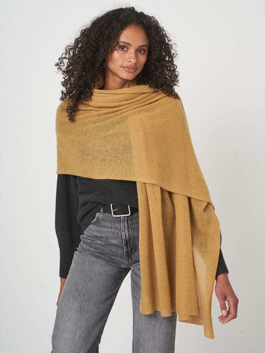 Loose knit organic cashmere scarf with rib details image number 0