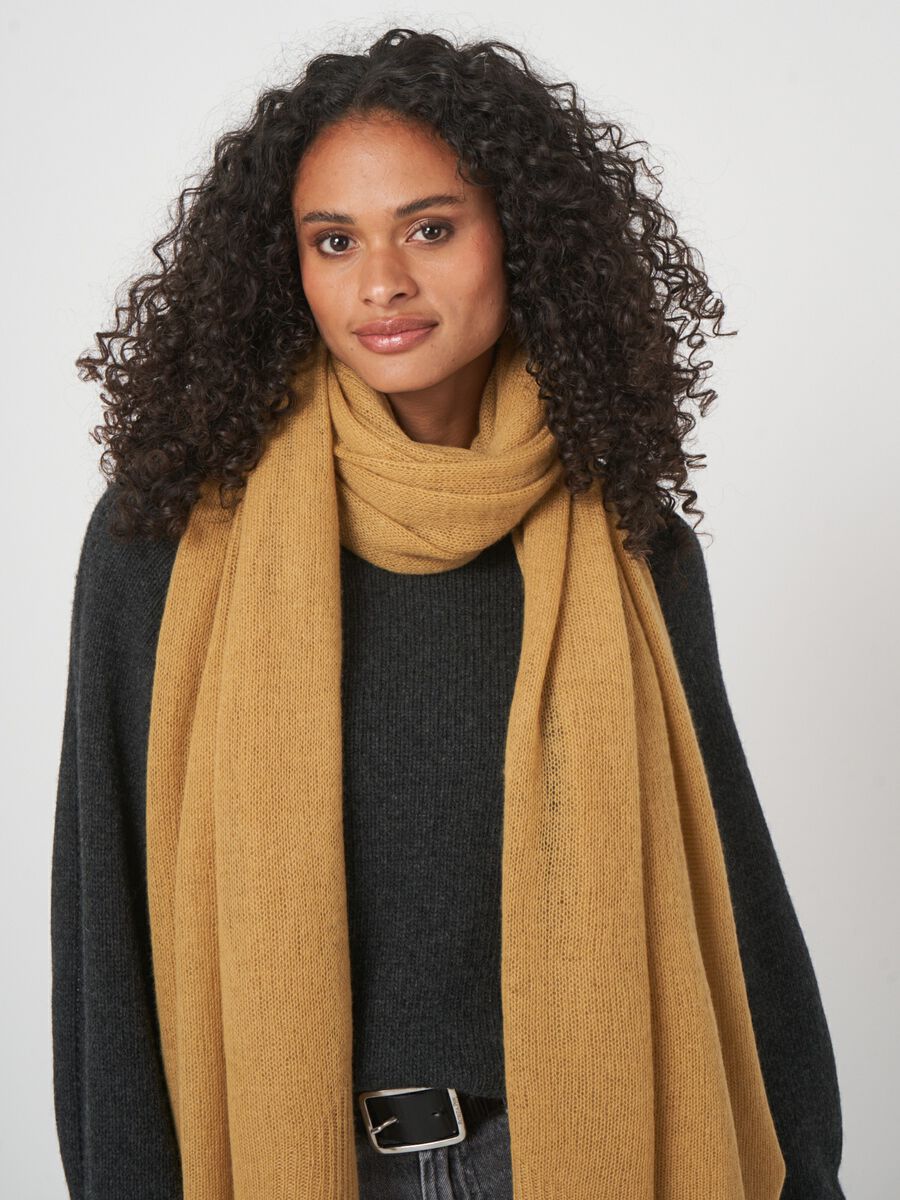 Loose knit organic cashmere scarf with rib details image number 1