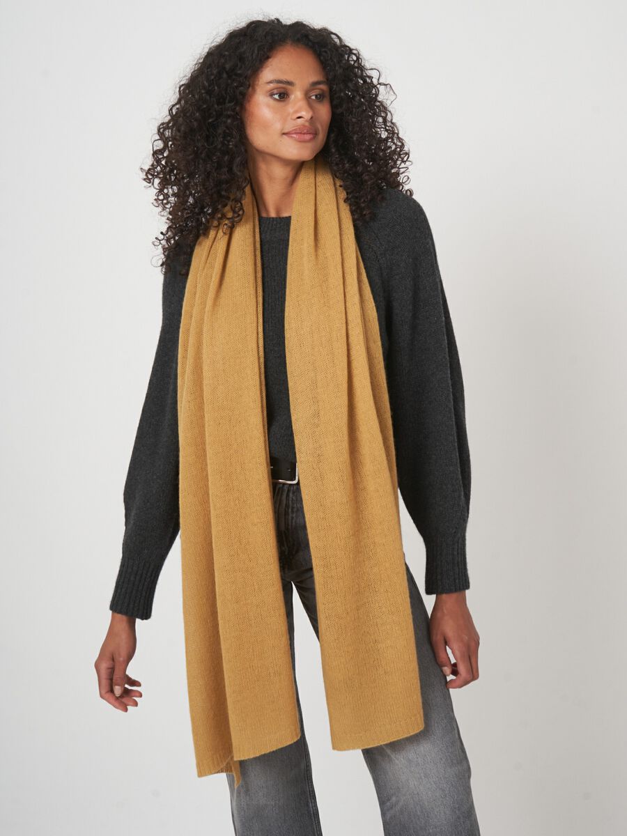 Loose knit organic cashmere scarf with rib details image number 2