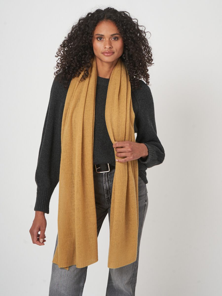 Loose knit organic cashmere scarf with rib details image number 3