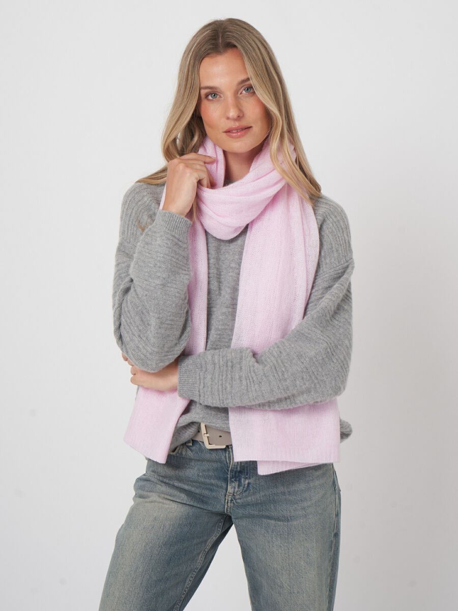 Loose knit organic cashmere scarf with rib details image number 3