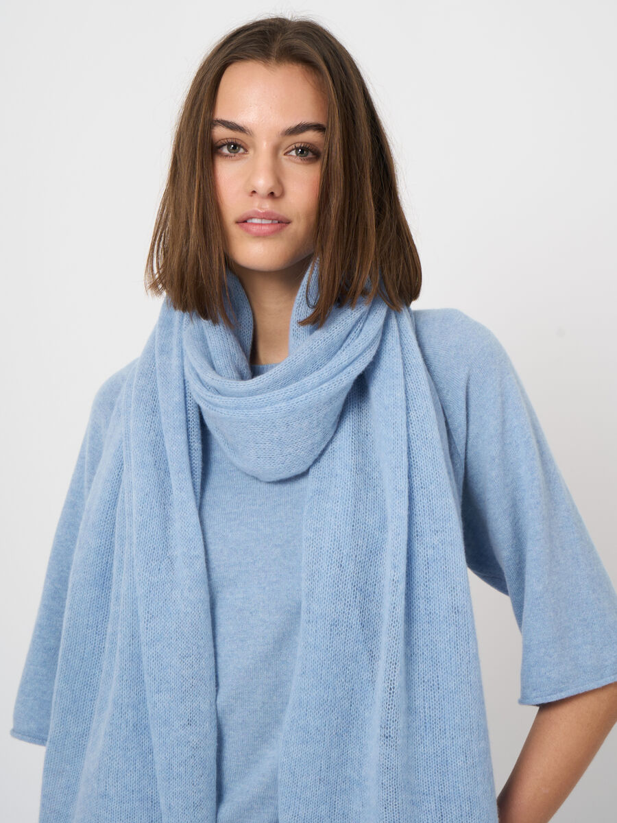 Oversized loose-knit organic cashmere scarf image number 1