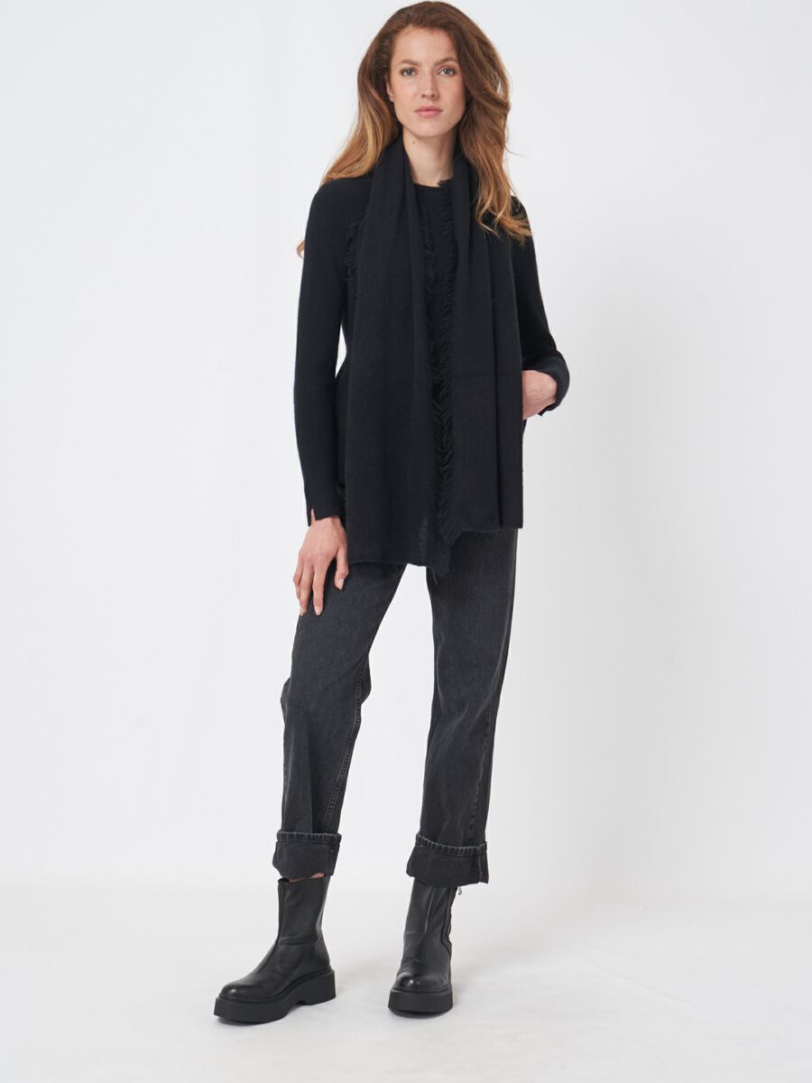 Zachte kasjmier sjaal met franjes - biologisch & elegant image number 2