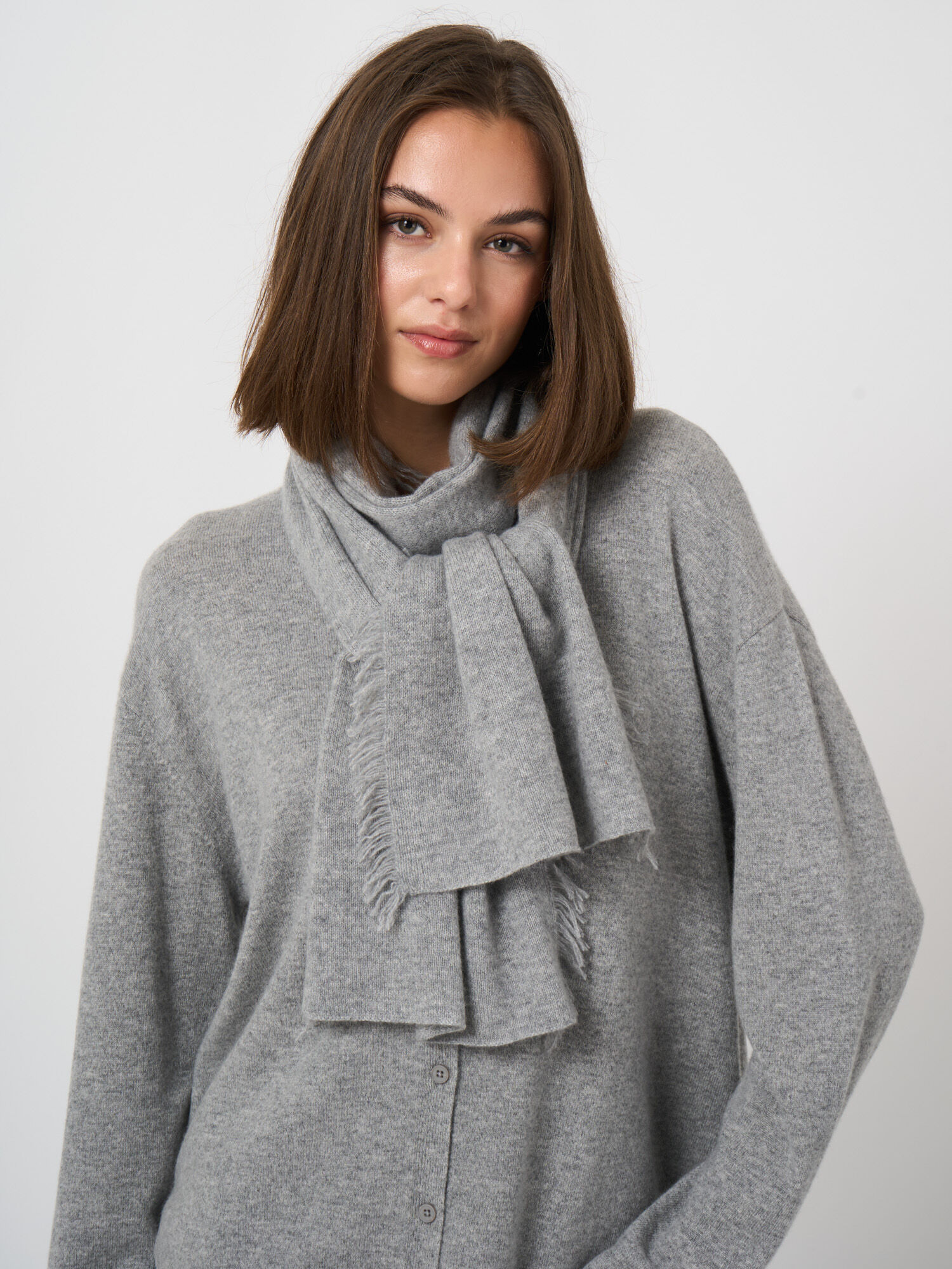 Fringed organic cashmere scarf