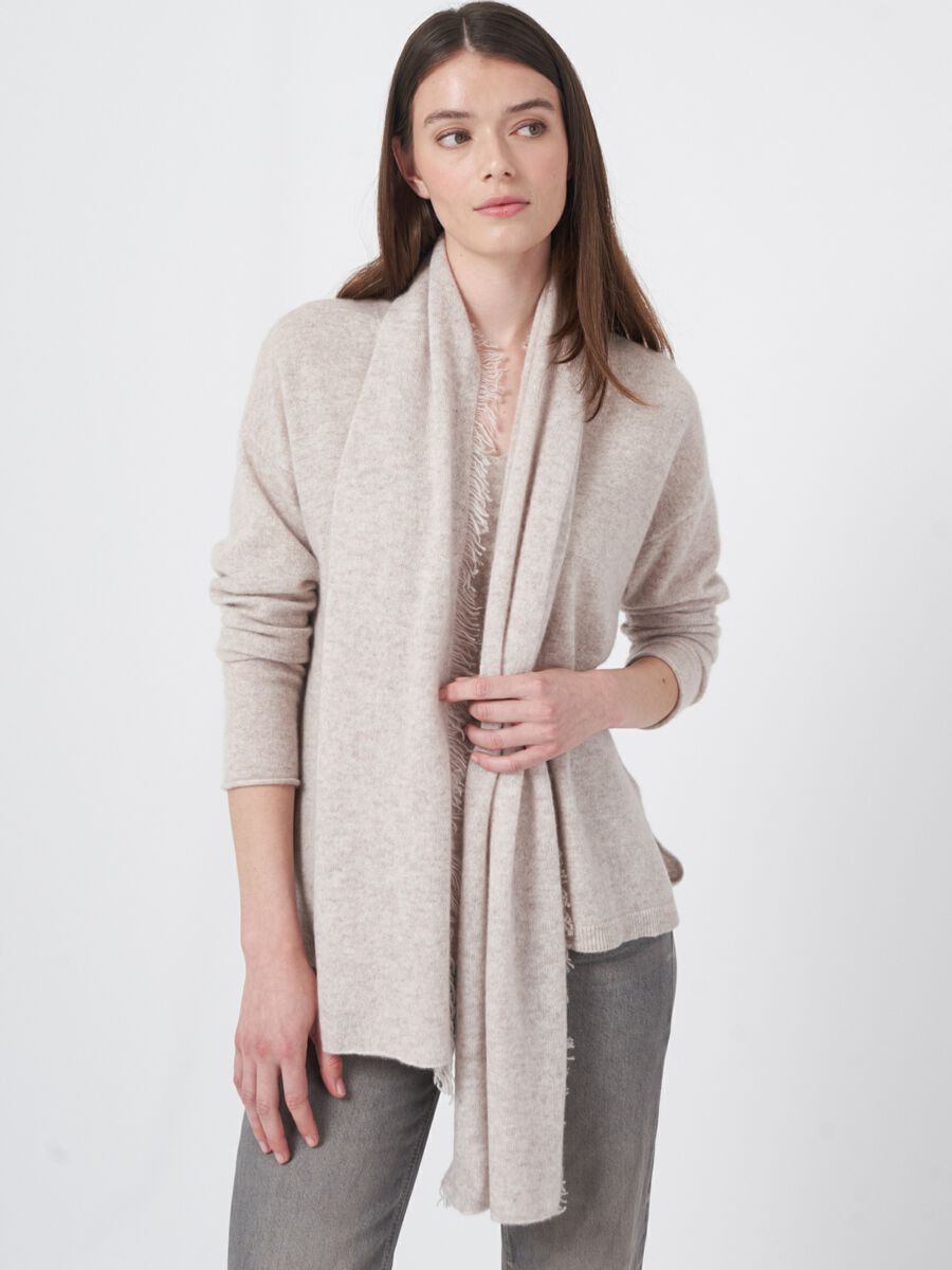 Sjaal met franjes van biologisch cashmere image number 0