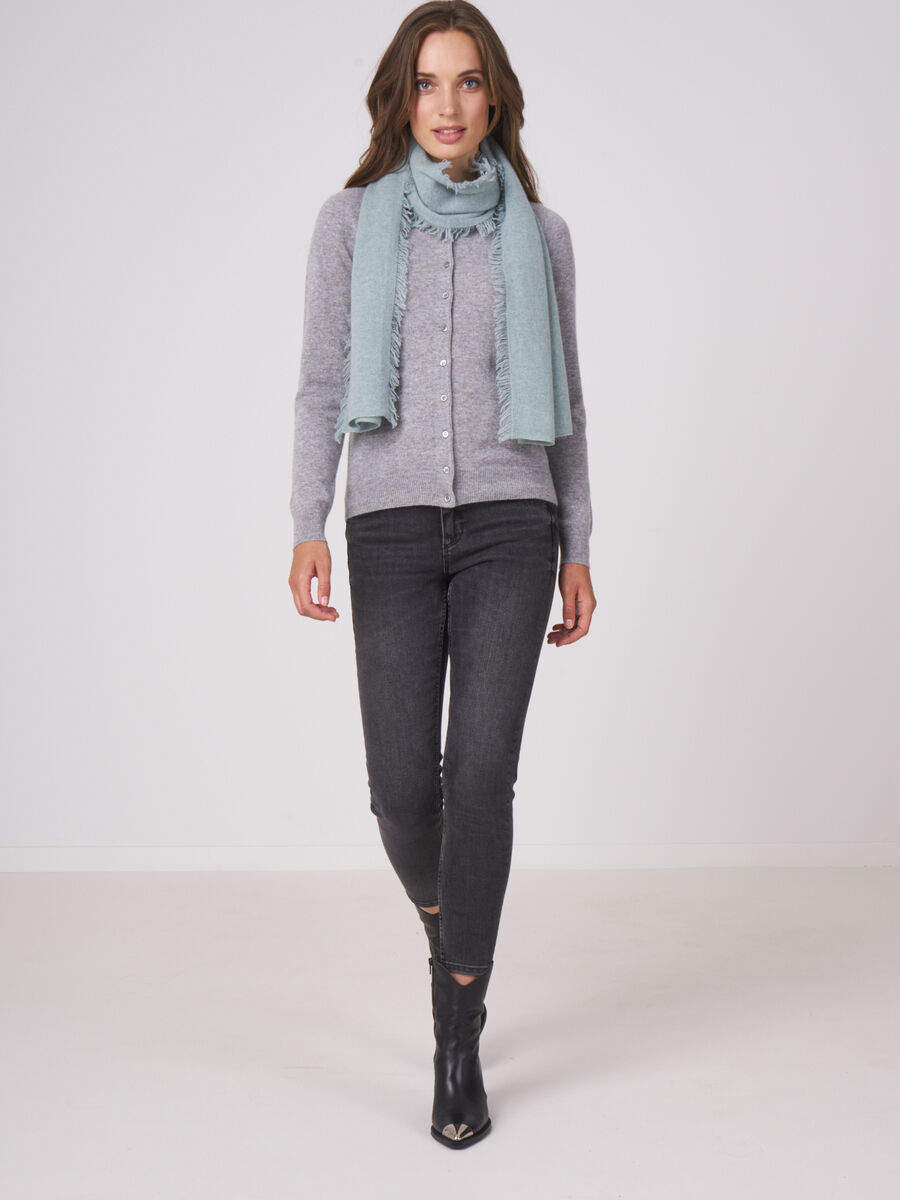 Schal mit Fransen aus Bio-Kaschmir image number 115