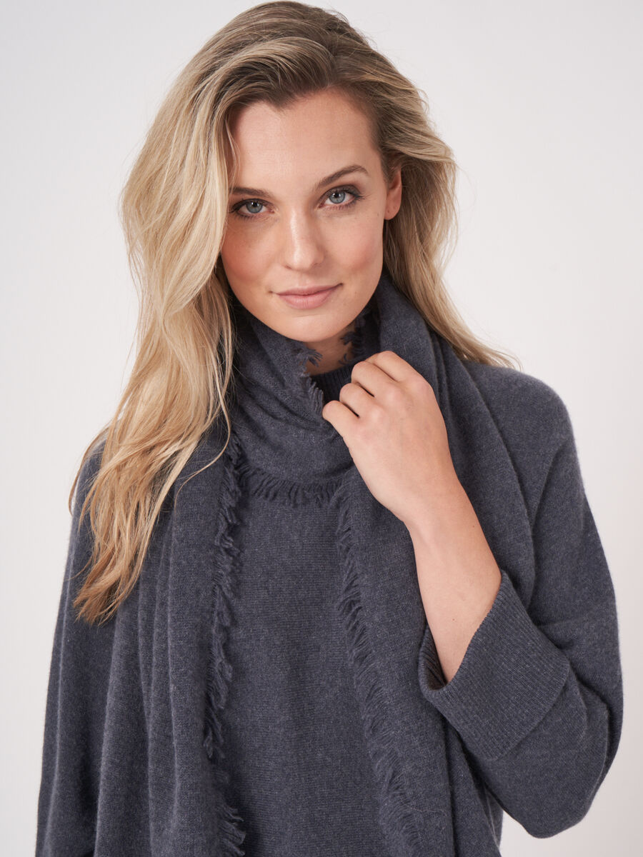 Schal mit Fransen aus Bio-Kaschmir image number 99