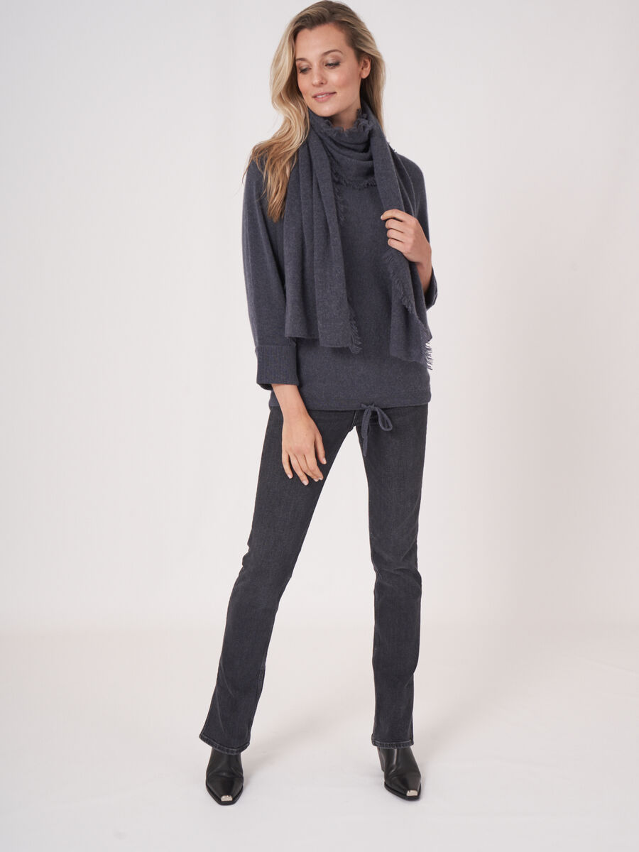 Schal mit Fransen aus Bio-Kaschmir image number 102