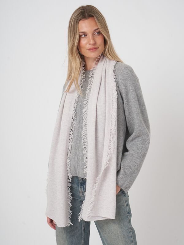 Écharpe frangée femme — cachemire doux & confort repeat image number 1