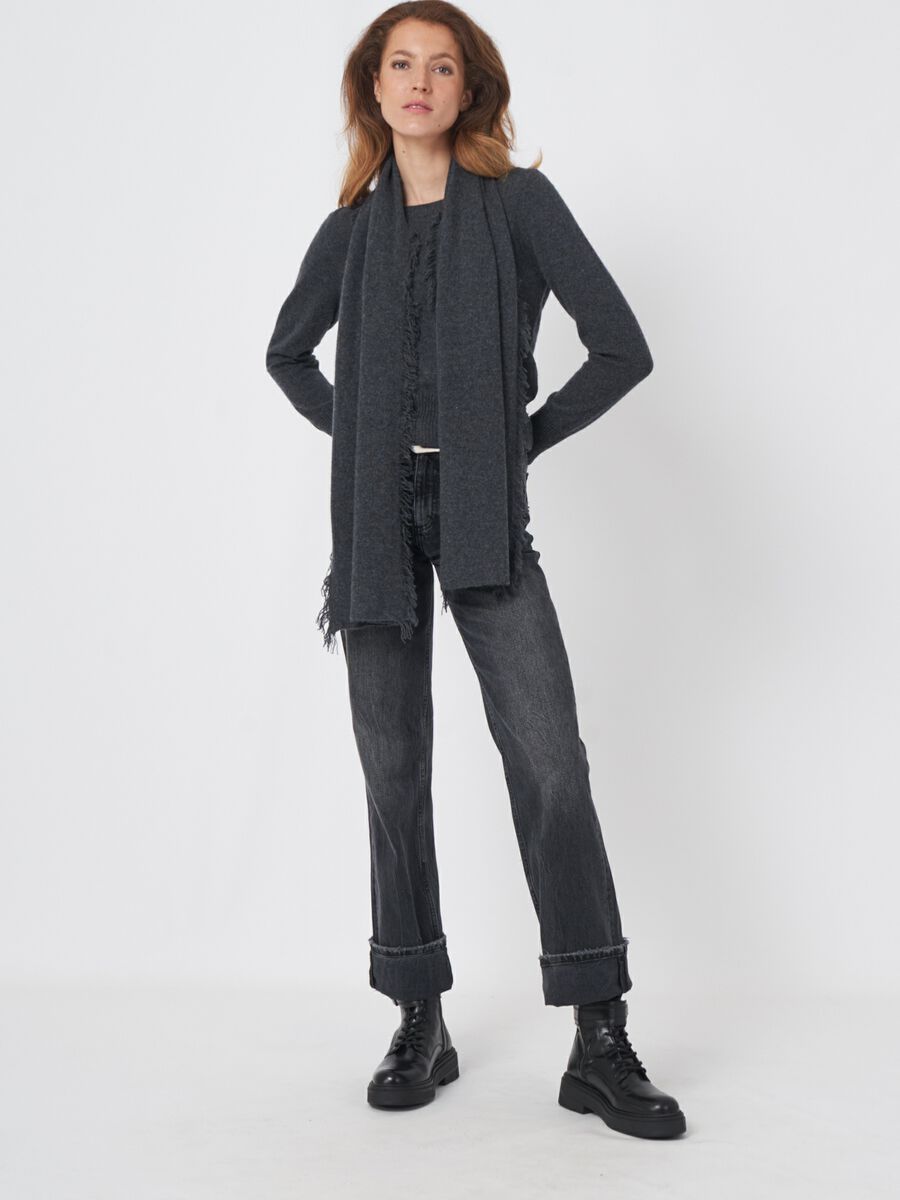Schal mit Fransen aus Bio-Kaschmir image number 2