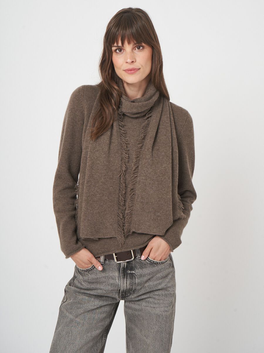 Fringed organic cashmere scarf image number 5