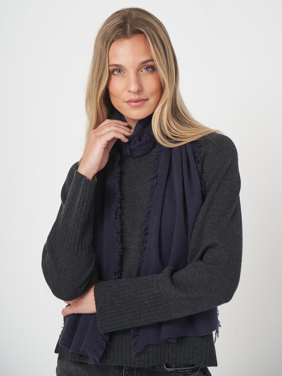 Schal mit Fransen aus Bio-Kaschmir image number 1