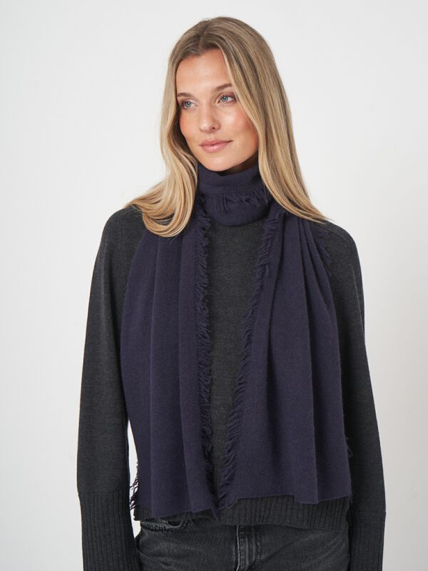Fringed organic cashmere scarf image number 3
