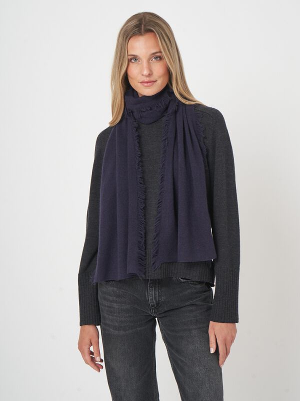 Fringed organic cashmere scarf image number 4