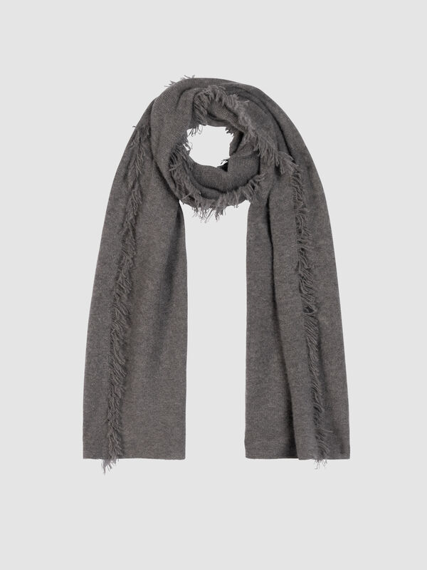 Fine-Knit Cashmere Scarf with Fringed Edges image number 0