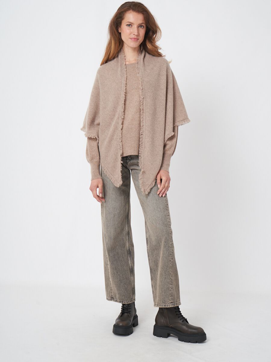 Triangular cashmere scarf with fringes image number 4