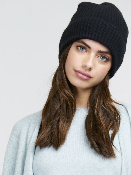 Ribbed hat in organic cashmere