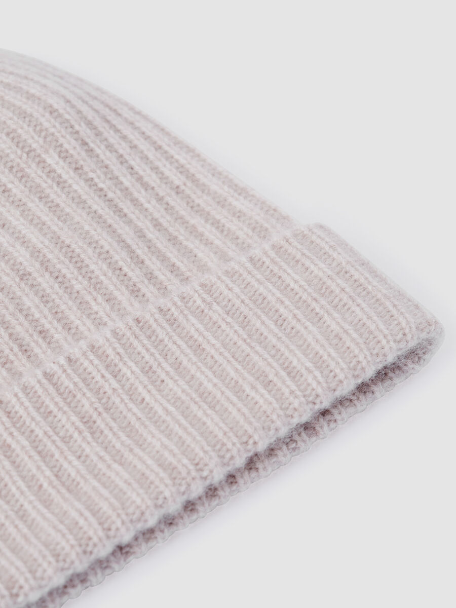 Ribbed hat in organic cashmere image number 2