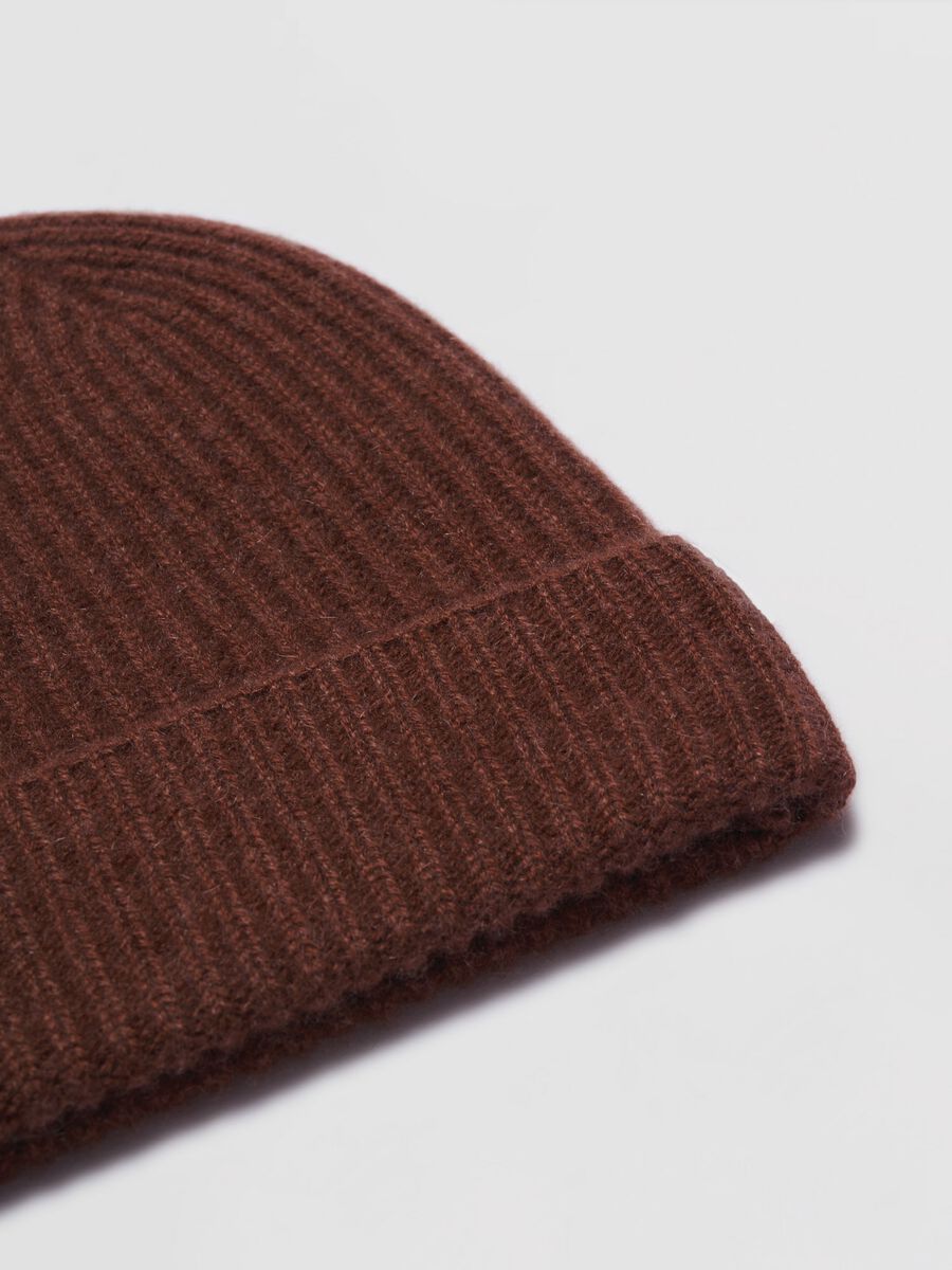 Ribbed hat in organic cashmere image number 1