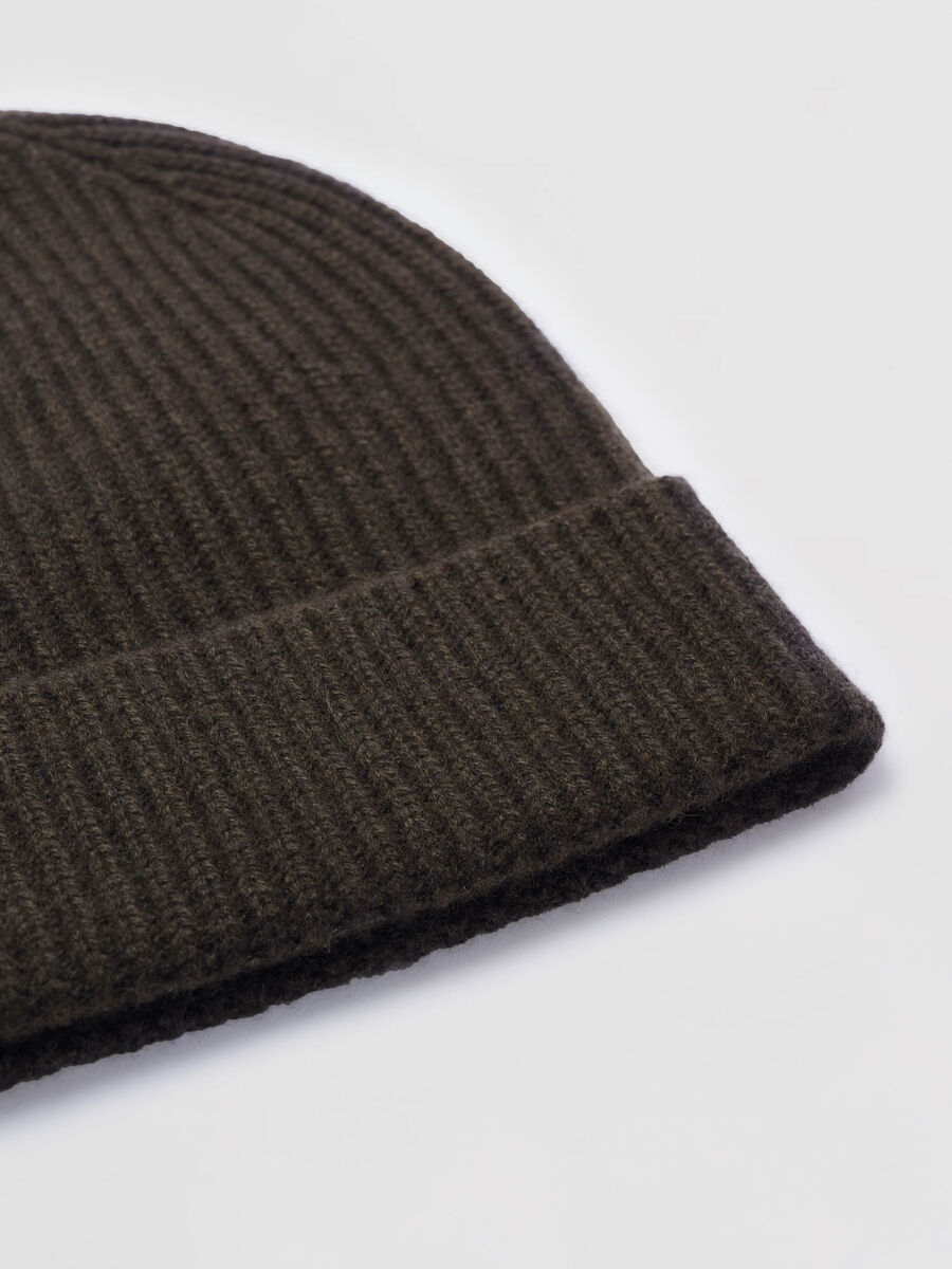 Ribbed hat in organic cashmere image number 1