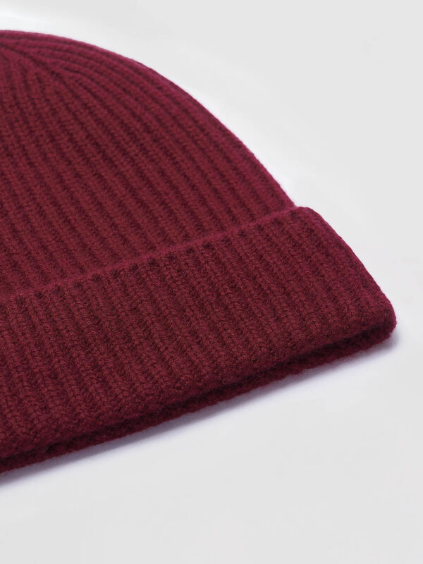 Ribbed hat in organic cashmere image number 1
