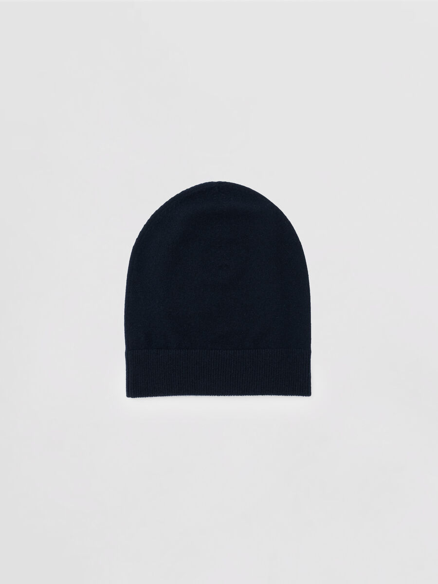 Fine-Knit Cashmere Beanie with Ribbed Brim image number 2