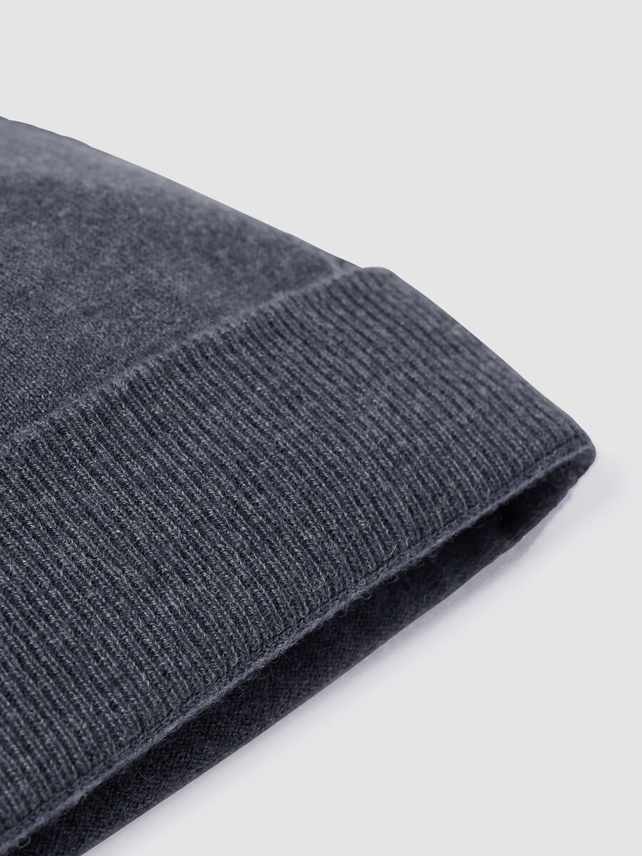 Basic organic cashmere hat image number 35