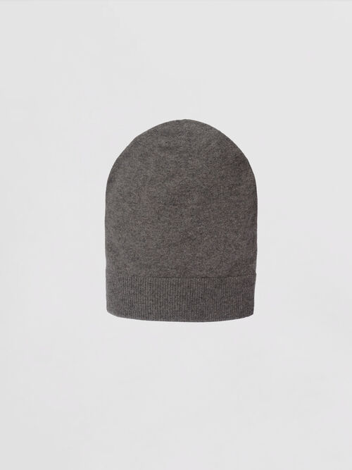 Fine-Knit Cashmere Beanie with Ribbed Brim