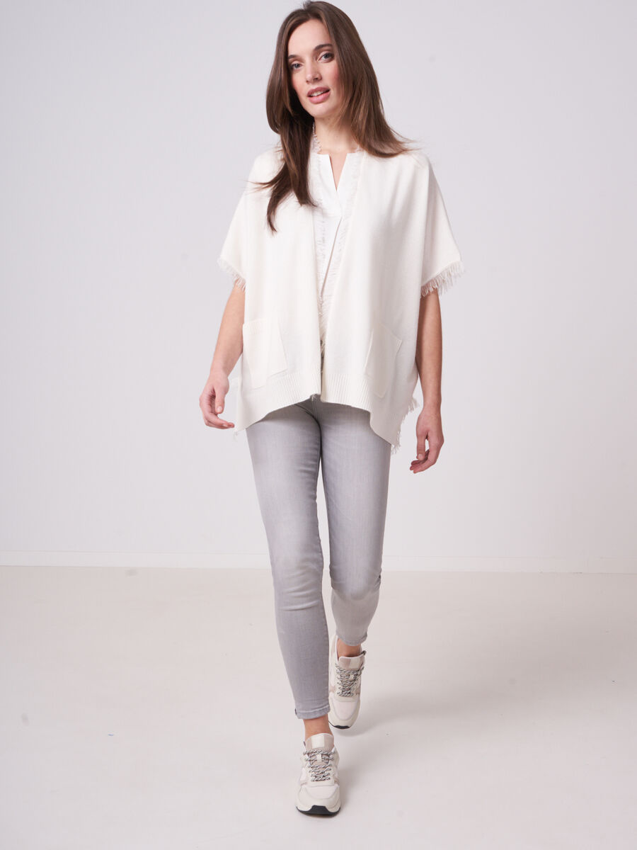 Cape poncho frang&eacute; en cachemire biologique image number 3