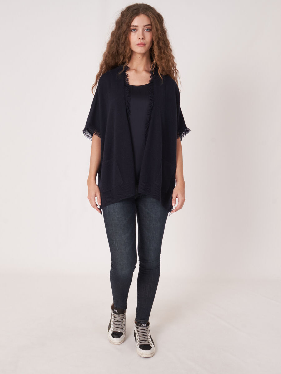 Cape poncho frang&eacute; en cachemire biologique image number 5
