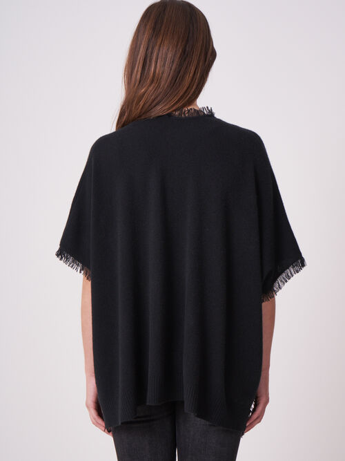 Cape poncho frang&eacute; en cachemire biologique