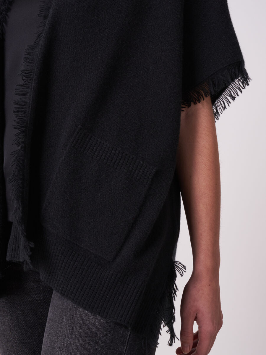 Cape poncho frang&eacute; en cachemire biologique image number 2