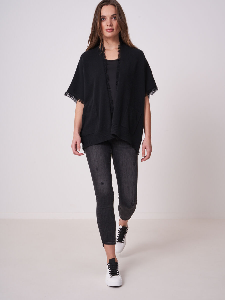 Cape poncho frang&eacute; en cachemire biologique image number 3