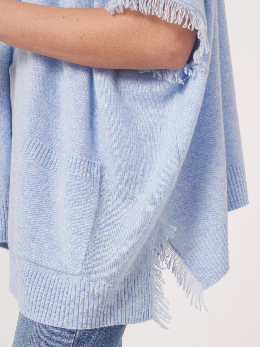 Cape poncho frang&eacute; en cachemire biologique image number 3