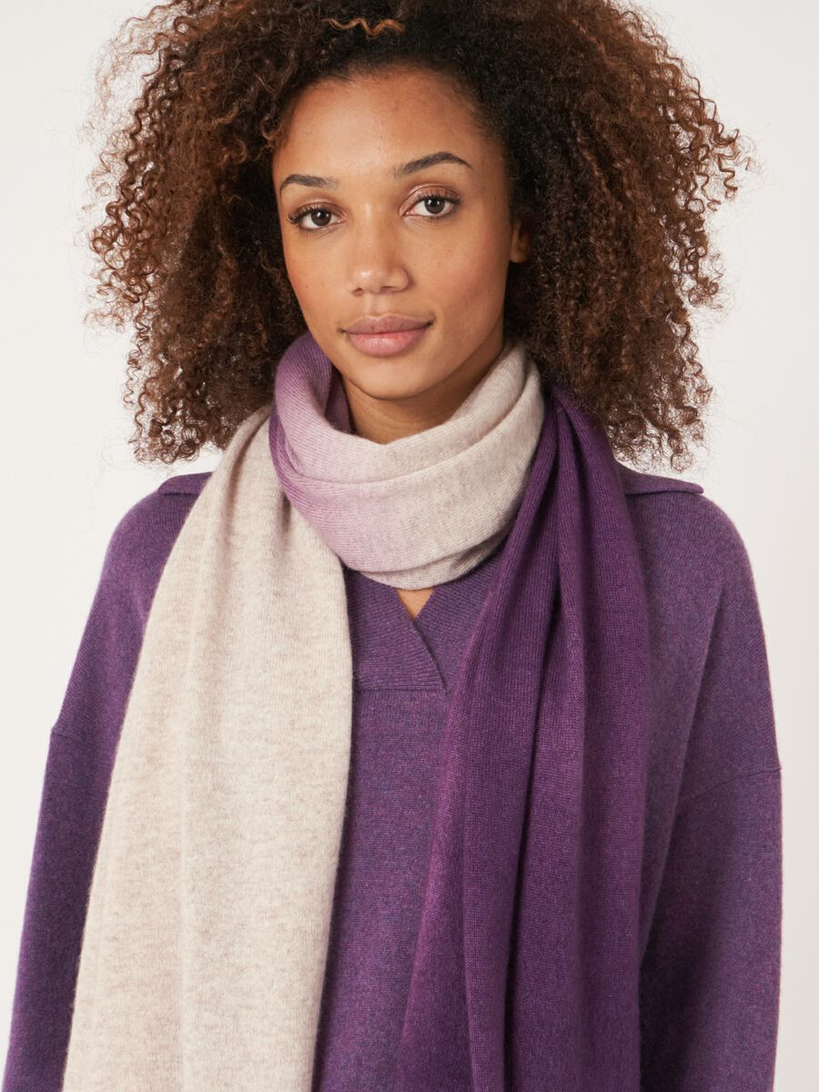 Dip dye sjaal van biologisch cashmere image number 2