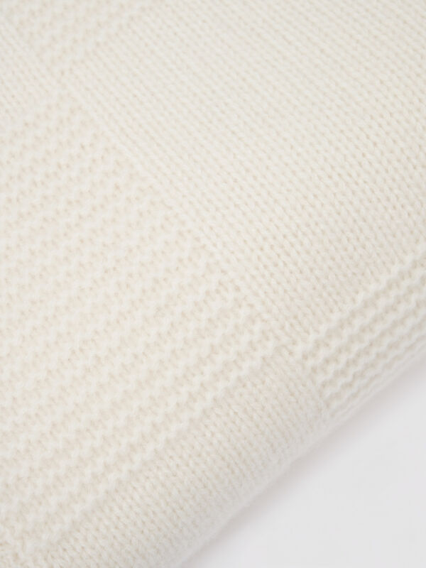 Gestrickter Kaschmir-Plaid mit Karomuster image number 2