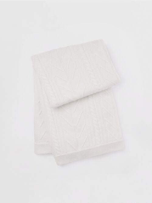 Gebreide cashmere plaid met kabelpatroon