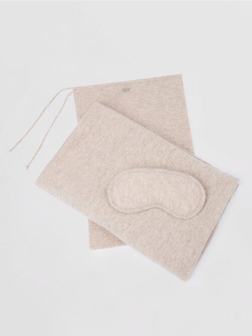 Cashmere travel set