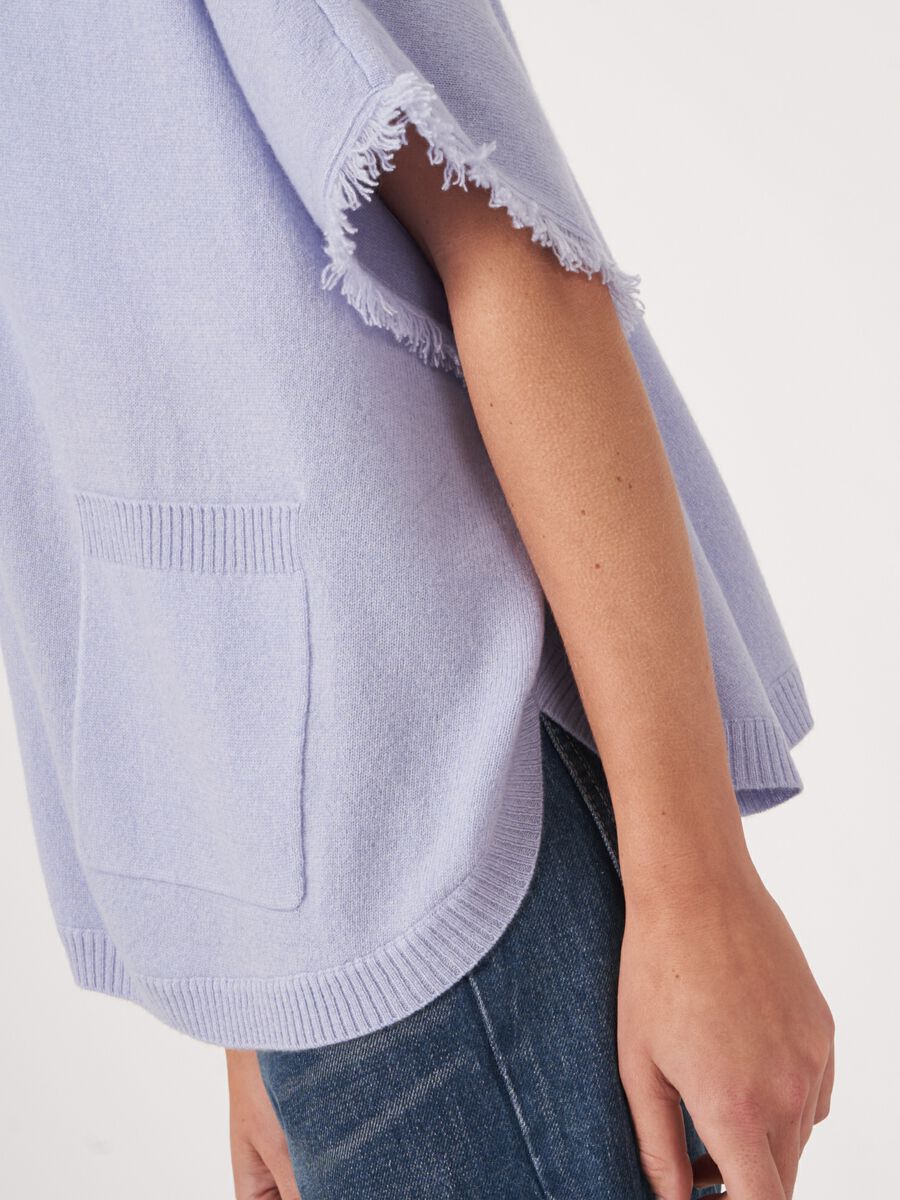 Cape en maille légègre à franges image number 2