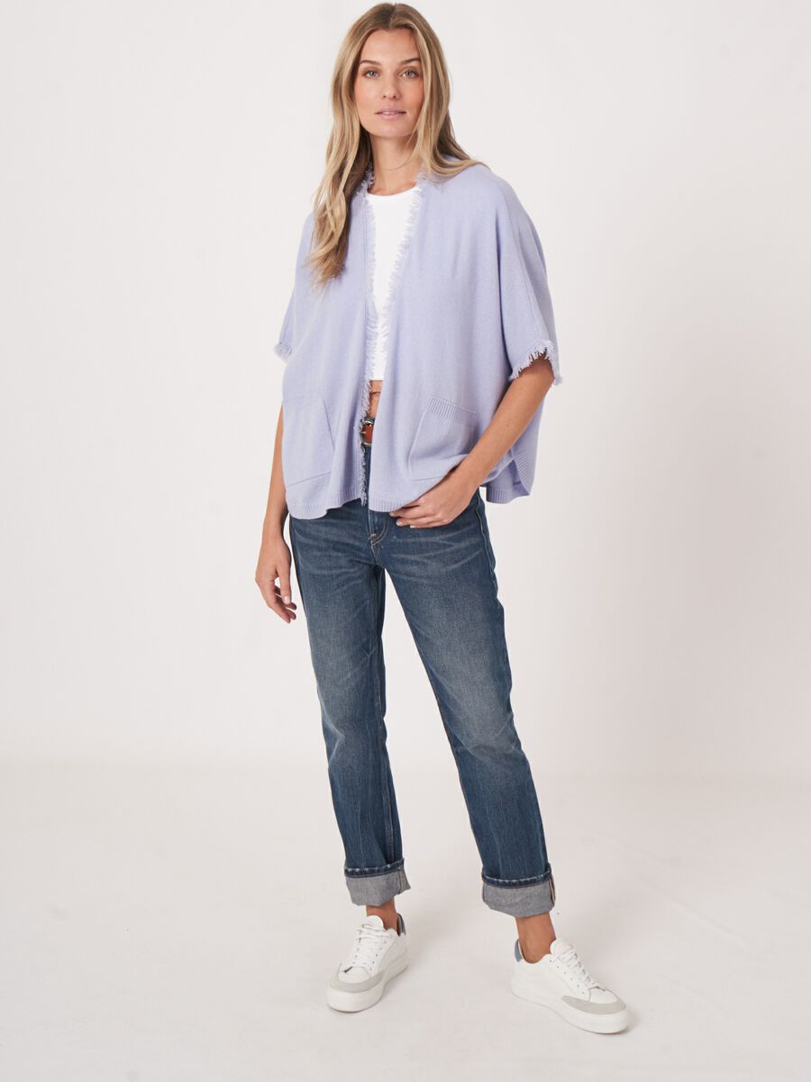 Cape en maille légègre à franges image number 4