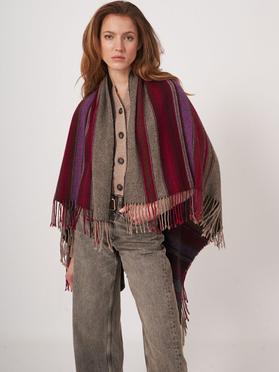 Vierkante cashmere sjaal met strepen en franjes image number 3