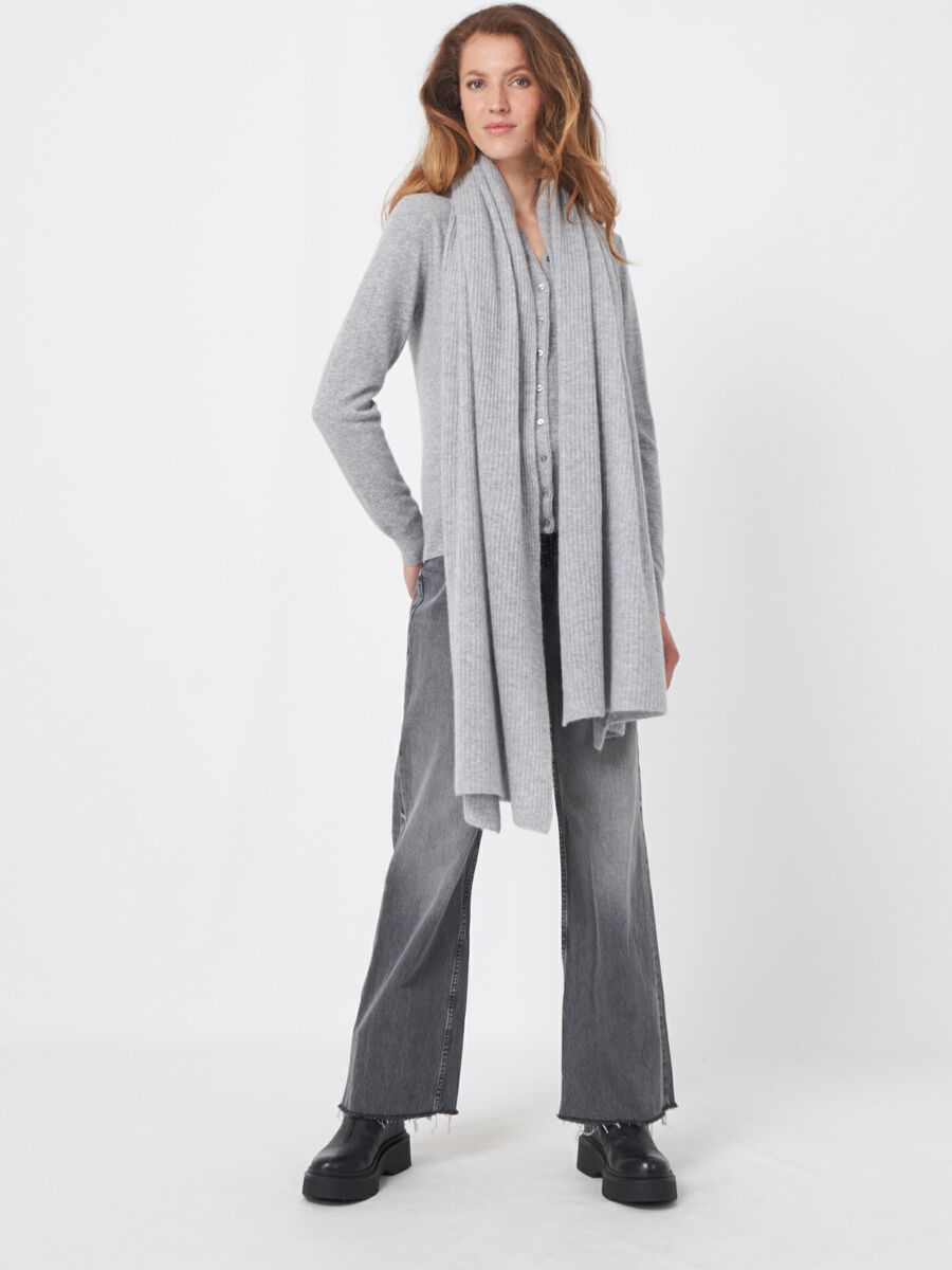 Ribgebreide oversized cashmere sjaal image number 2