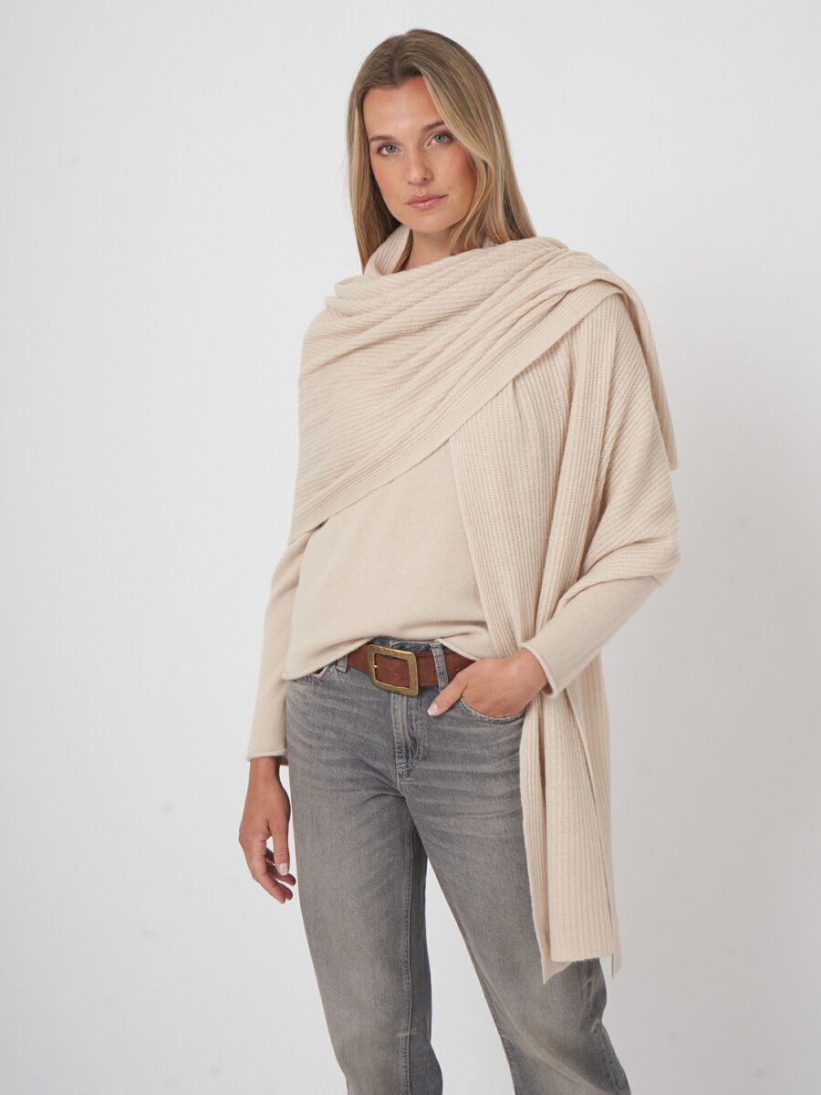 Ribgebreide oversized cashmere sjaal image number 0