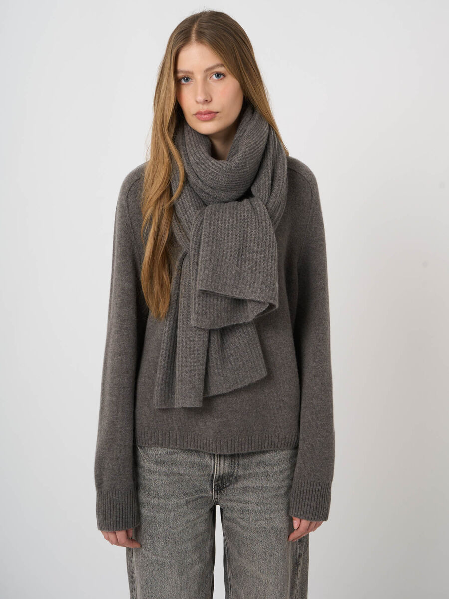 Oversized Rib-Knit Cashmere Scarf image number 4