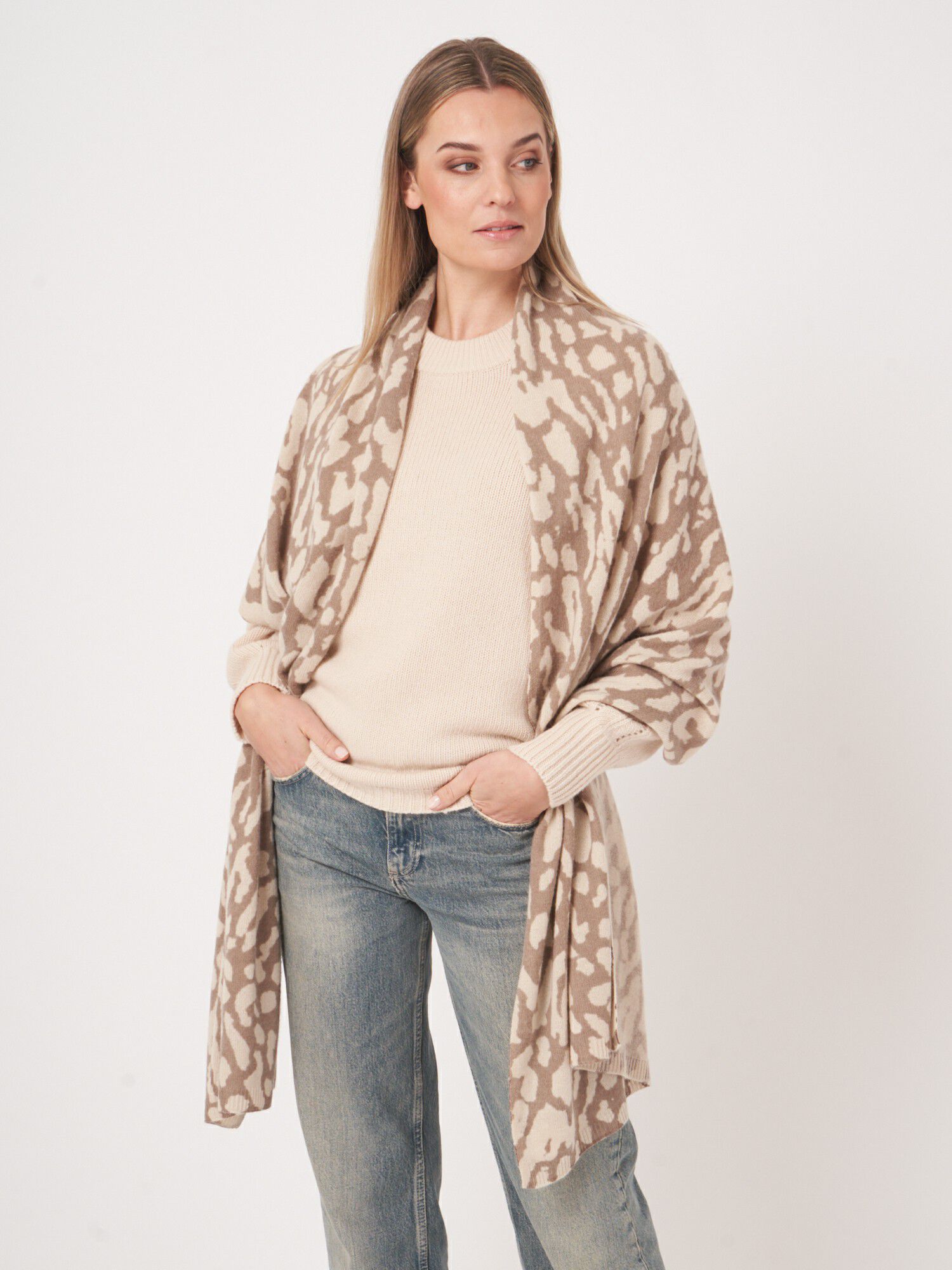Fijngebreide cashmere sjaal met print afbeelding