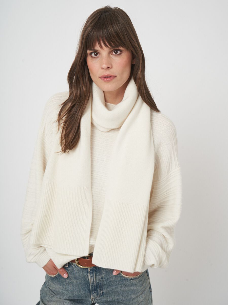 Middelzware kasjmier sjaal met ribbelzoom image number 8