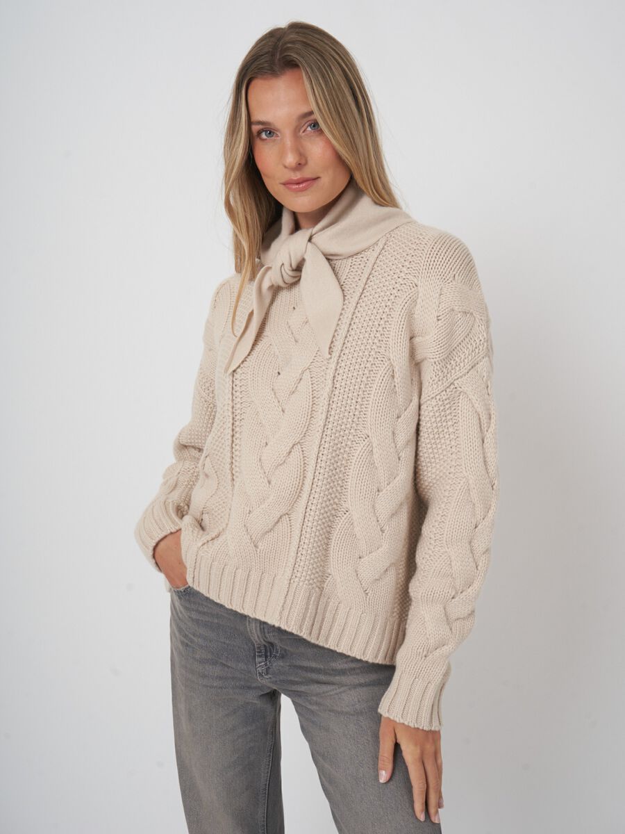 Driehoekige cashmere bandana - biologisch & elegant image number 2