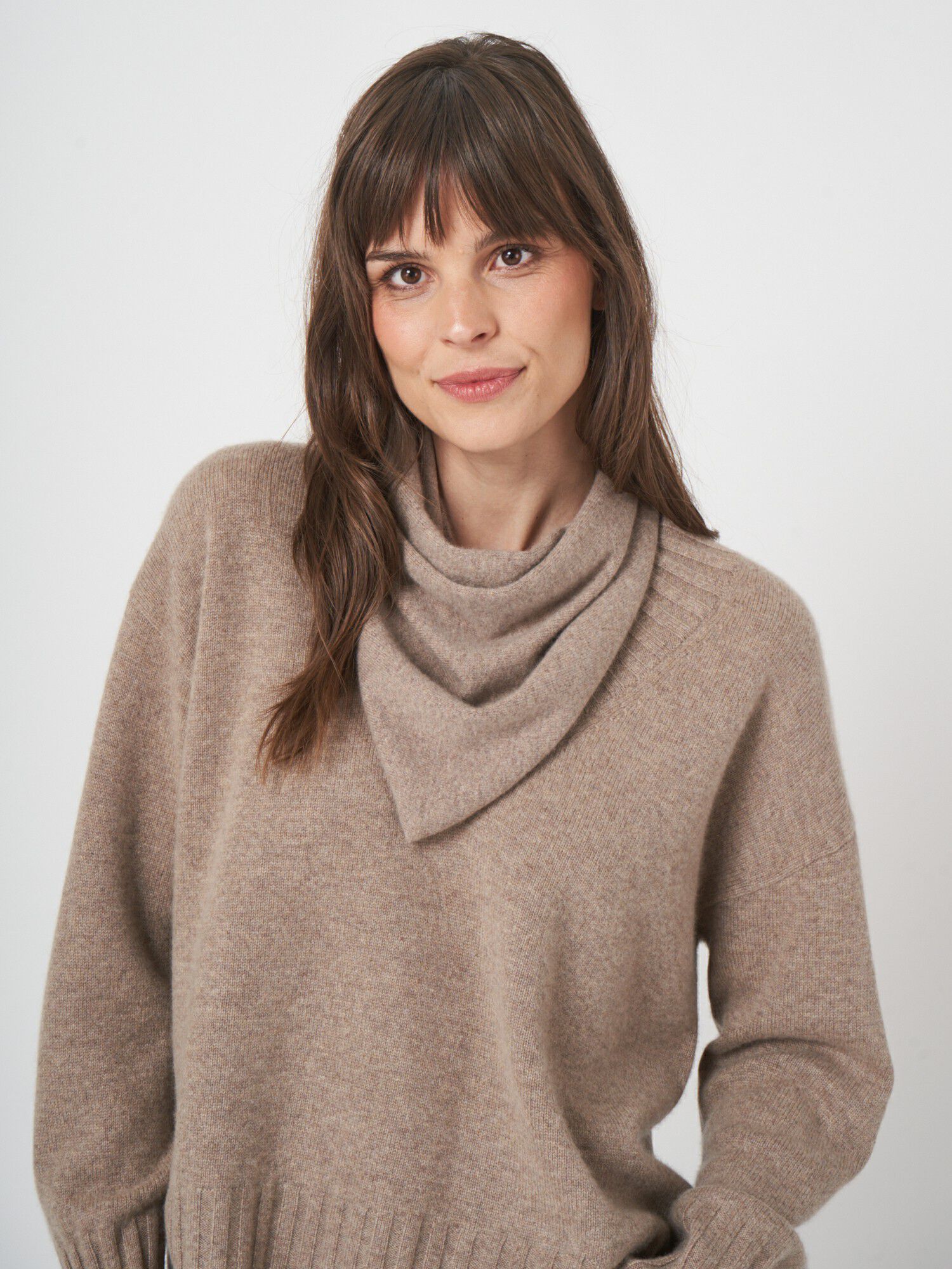 Driehoekige cashmere bandana - biologisch & elegant afbeelding