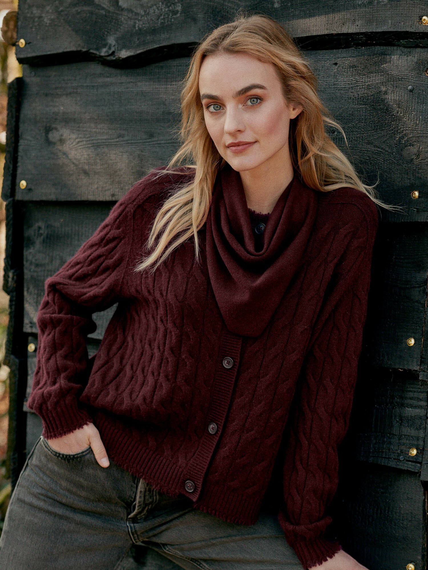 Driehoekige cashmere bandana - biologisch & elegant afbeelding
