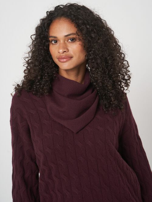 Triangular organic cashmere bandana